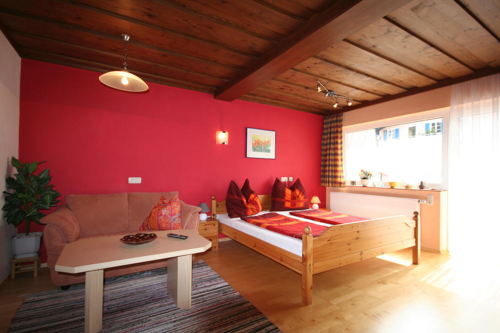 Eva Gutjahr Apartment